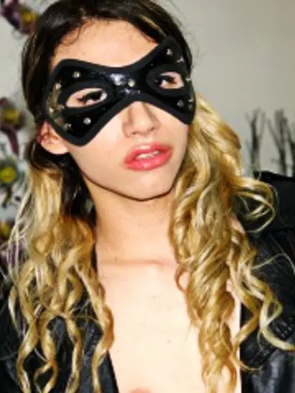 Blonde Young Shemale Nigthingale Close Up.