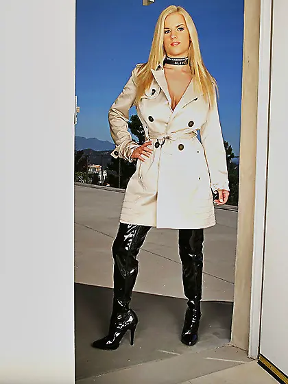 Beautiful blonde chick Haley Cummings slowly strips her clothes