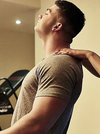 Skinny teen buries her burly boyfriend’s...