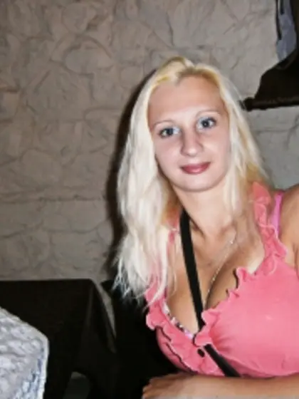 Blonde anna perform anal