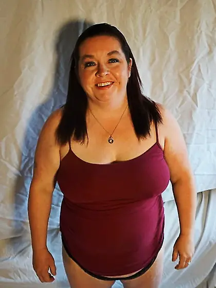 Sexy BBW Mouth Spreading Pussy Photoset