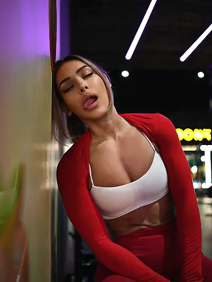 Cassandra Martin.  The hottest woman alive.  Fuck me