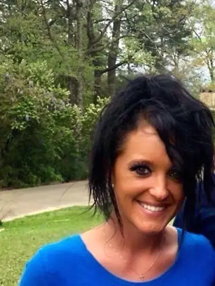 Cute Courtney wanted to show her tits for GGW