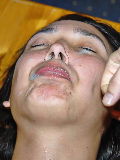 no hay ni un solo hombe que no me haya penetrado r