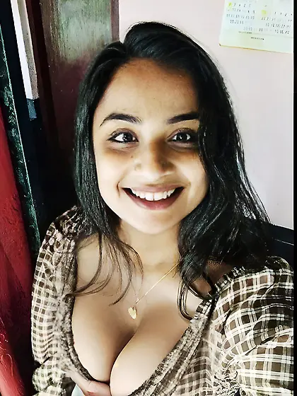 Hot tits n cleavage of Jyoti Kolhe