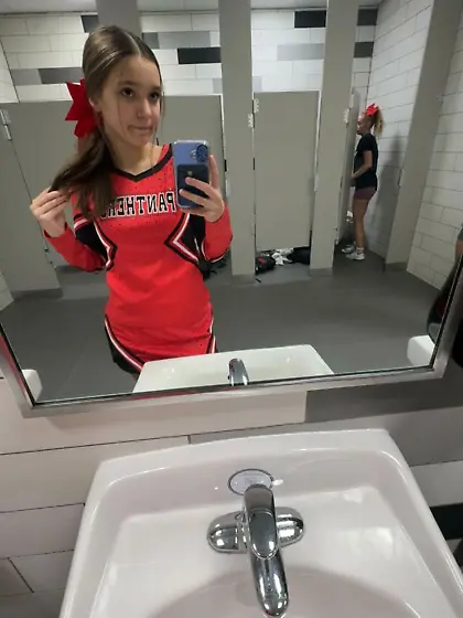 Girls From Threads Dez. 25