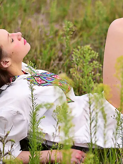 White teen dancing auburn