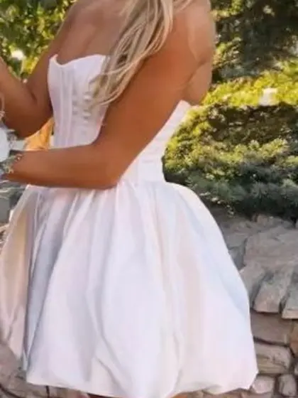 Blonde Goddess Olivia