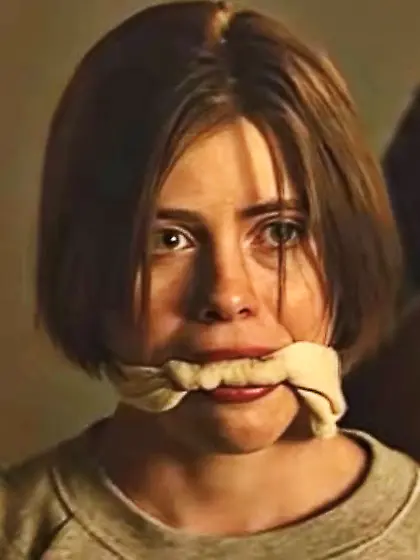 Sophia Lillis - she is so cute