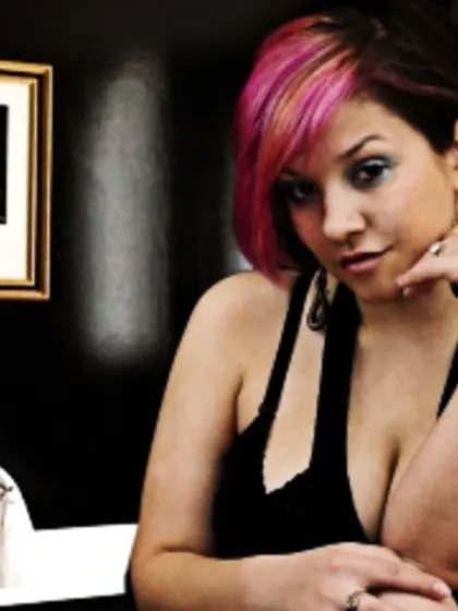 Pink-haired elianna perform anal