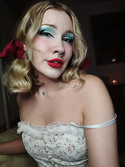 Everly Blue Free Photos