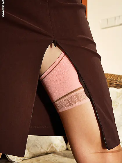 Pretty brunette Cynthia has