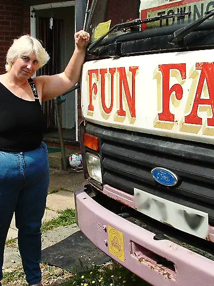 Chubby hottie displays gigantic