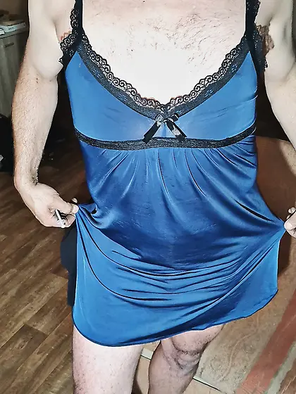 Muž v dámském prádle