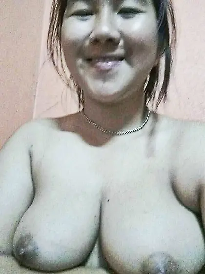 น้องเปิ้ลโชว์นม2