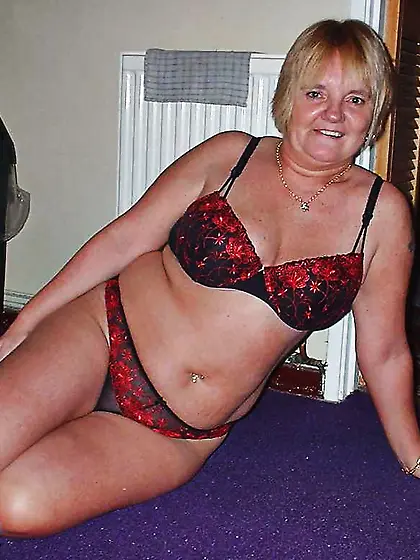 Sue getting bare in the kitchen