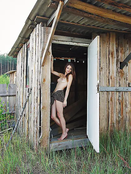 Babes like smokin hot Loretta A are ready to pose outdoor and m