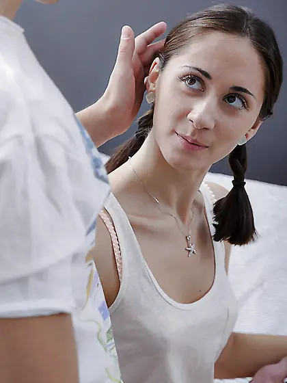 Chick fucked in spoon and doggystyle sex positions finishes ridi