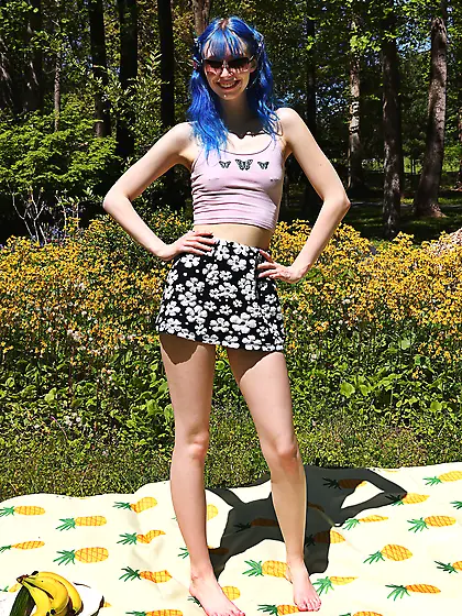 Aubrey Ansel shows off her shaved pussy in ALS Scan pics