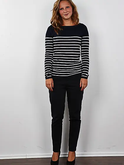 Fresh-faced teen hot tan