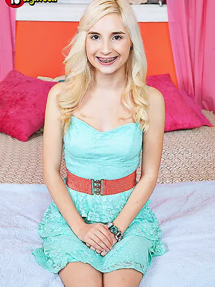 Flexible golden haired hottie Piper Perri rides a hard boner on