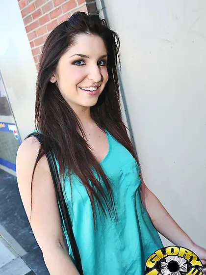 Giselle Leon