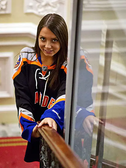 Foxy teen strips black