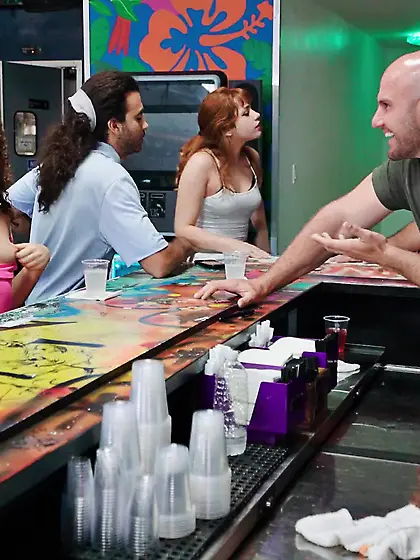 Willow Ryder gets fucked in standing position after sucking whit