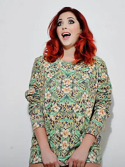 Posing erotically this little slut Lucy Vixen stays with the big