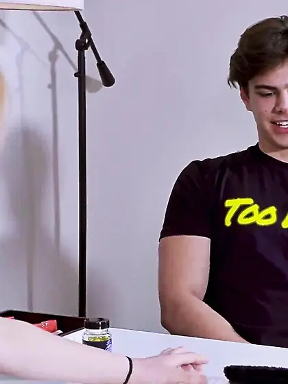 Hot asian babe loves