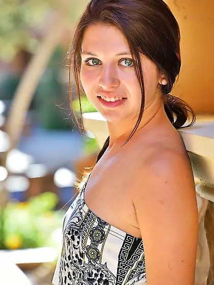 Dark haired beauty resist