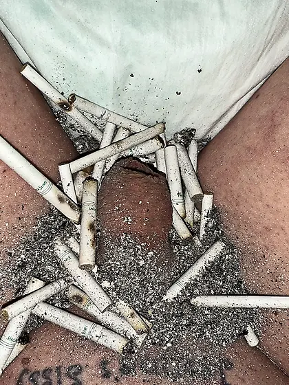 Sissy’s weekly ashtray play, sissy can’t get i