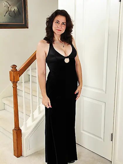 Horny mature cougar stunning