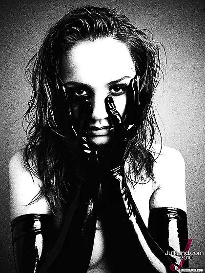 Nasty babe shows hot