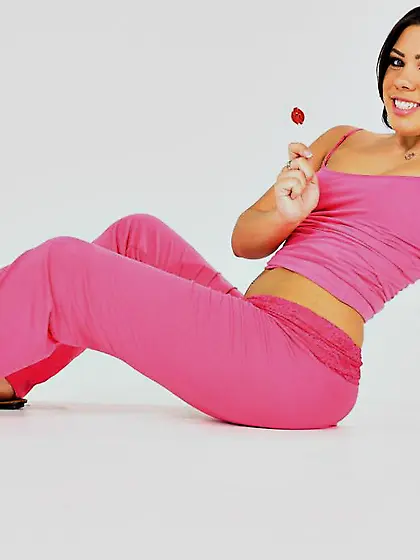 Naughty teen without anything on her tits Summer Slate plays wit