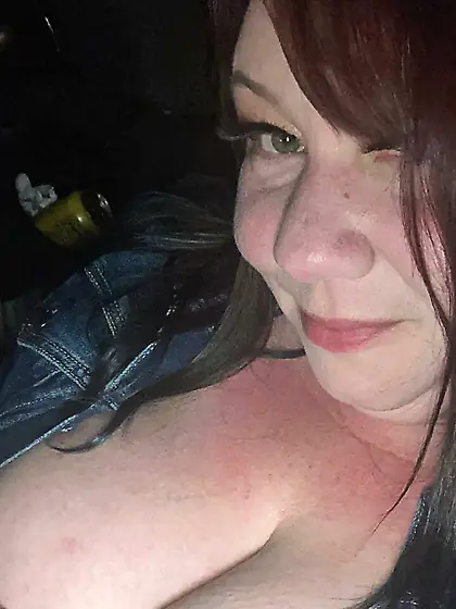 Missy has huge tits that she flashes at mardi gras