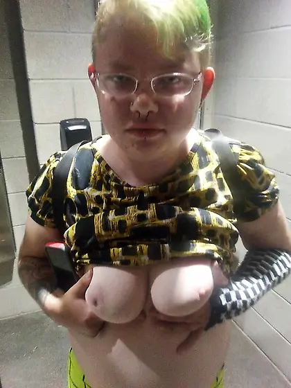 Fuckpig Lindsay Loves Daddy Cock