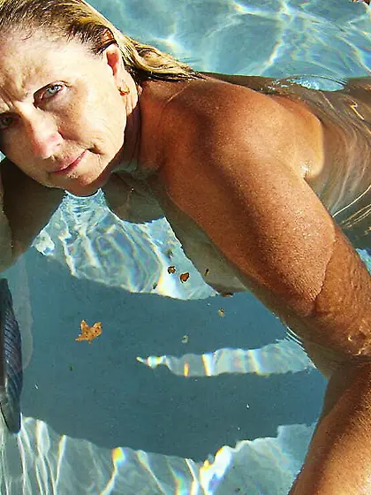 Nancy AZ Pool MILF