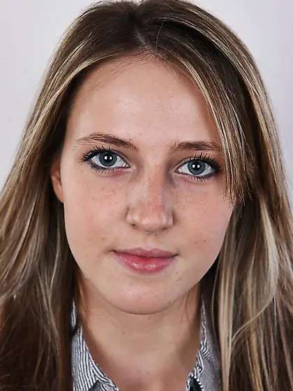 Sweet innocent chick reveals