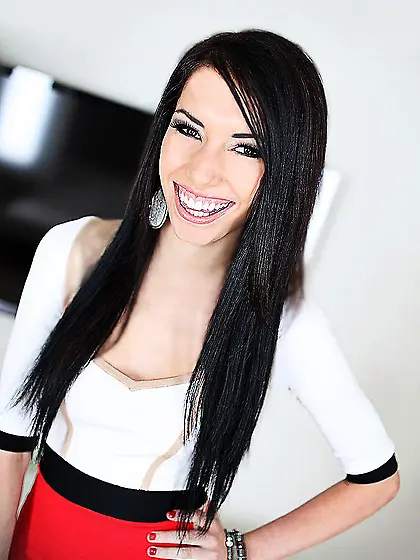 Sassy girl Callie Cyprus working up pecker and getting cum shot