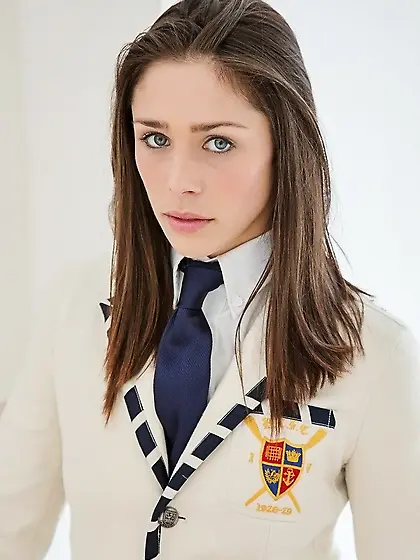 Kind and gentle teen with a trimmed pussy getting fucked