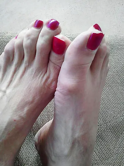 Mature faw feet