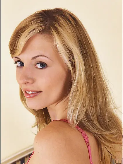 Honey blonde Silvy in pink lingerie does a deep throat job on fa