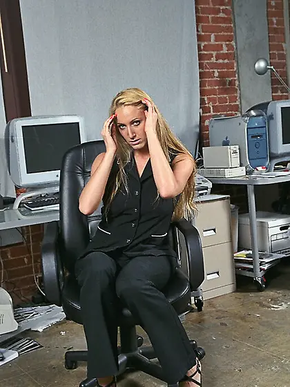 Milf blonde Brittaney Starr with big tits and smooth pussy strip