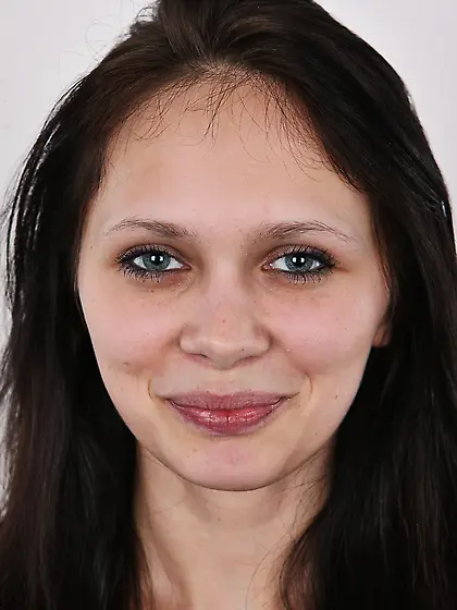 Czech horny girl with saggy boobs has shaved pussy exposed world