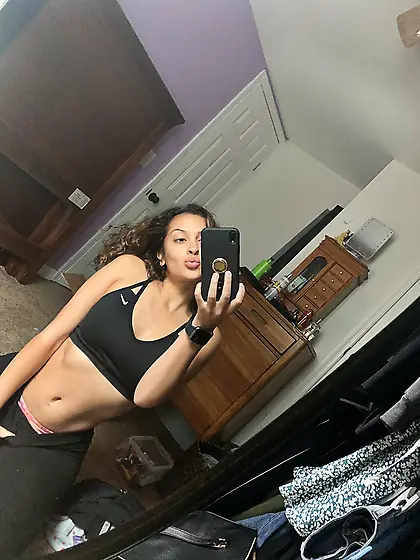 Amateur Girls Showing Off