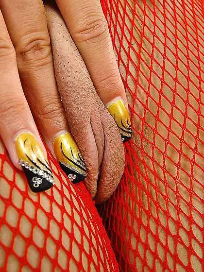 Hot Susanna White in fishnet bodystocking has two dicks explorin