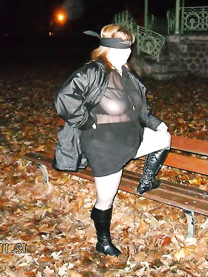 Nue dans la nuit