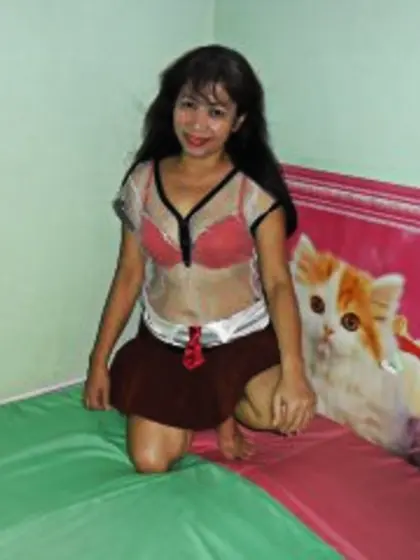 Brunette Sexymature Fingering.