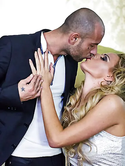 European dutch kissing